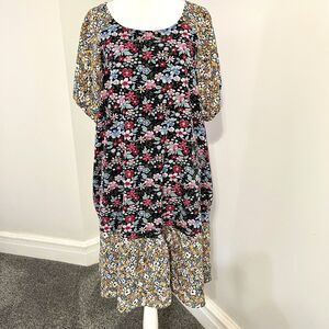 Umgee Dress Womens 1X Short Sleeve Mixed Floral Key Hole Button Back Ruffle Mini